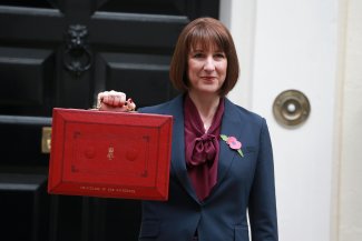 Rachel Reeves holding Budget red box