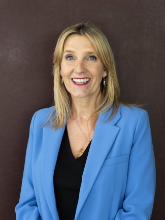 Amanda Scott headshot