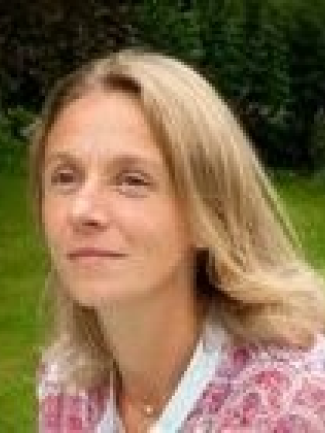 Dr Sarah Dauncey headshot