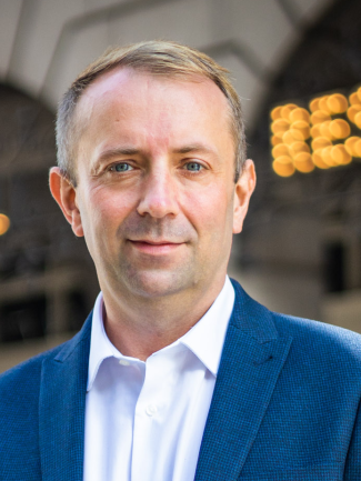 Mark Williams headshot