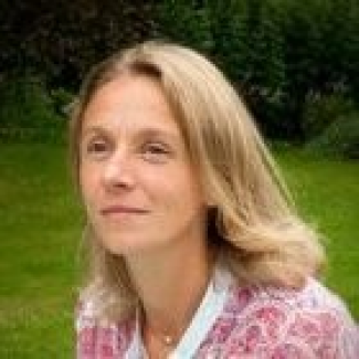 Dr Sarah Dauncey headshot